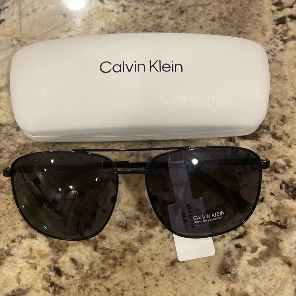 NWT CALVIN KLEIN UNISEX SUNGLASSES